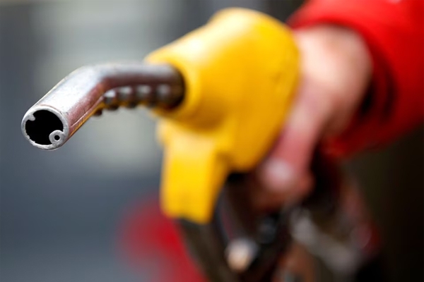 Giá xăng dầu hôm nay 25-4  Giá xăng dầu trong nước sẽ cùng giảm